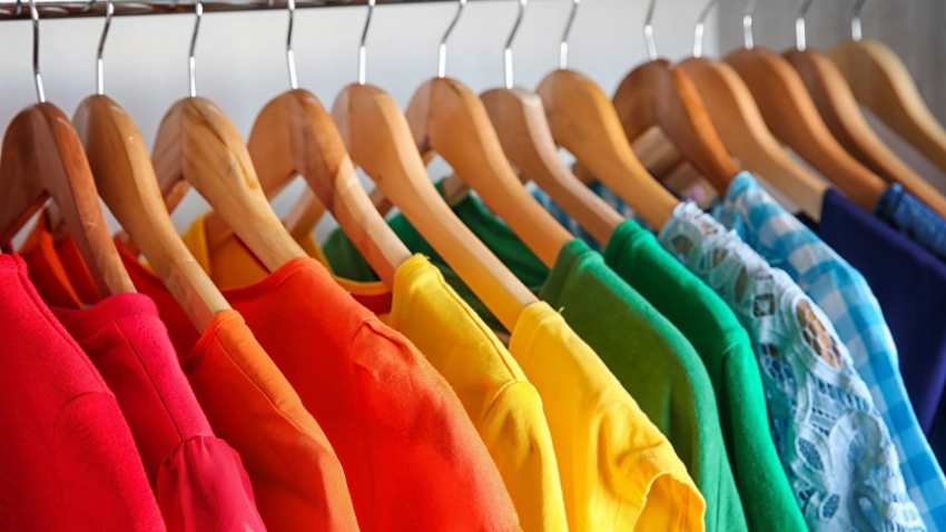 Use a Simple Color Combination