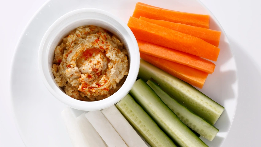 Crunchy Vegetables With Hummus