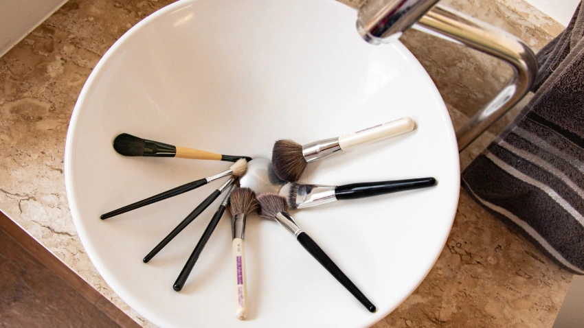 Keep Your Makeup and Beauty Tools Clean